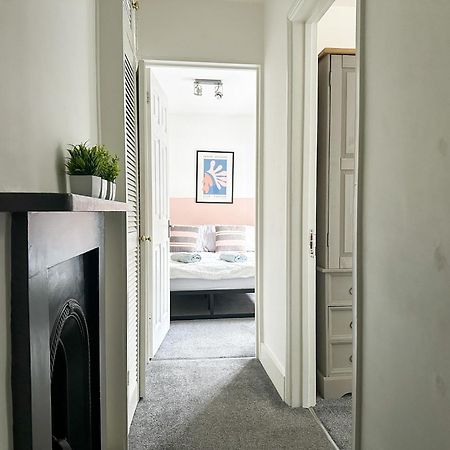 Stylish & Spacious City Centre 3-Bedroom Townhouse - Sleeps 6 カンタベリー エクステリア 写真