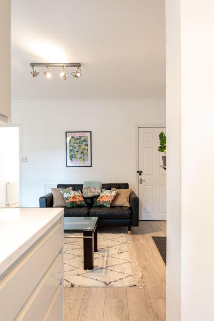 Stylish & Spacious City Centre 3-Bedroom Townhouse - Sleeps 6 カンタベリー エクステリア 写真