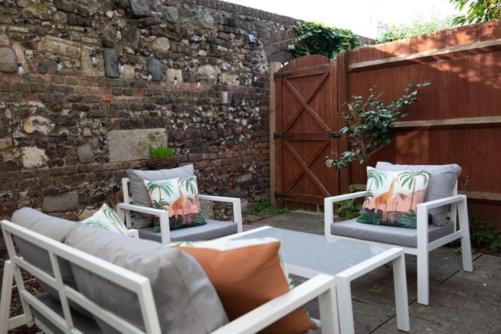Stylish & Spacious City Centre 3-Bedroom Townhouse - Sleeps 6 カンタベリー エクステリア 写真