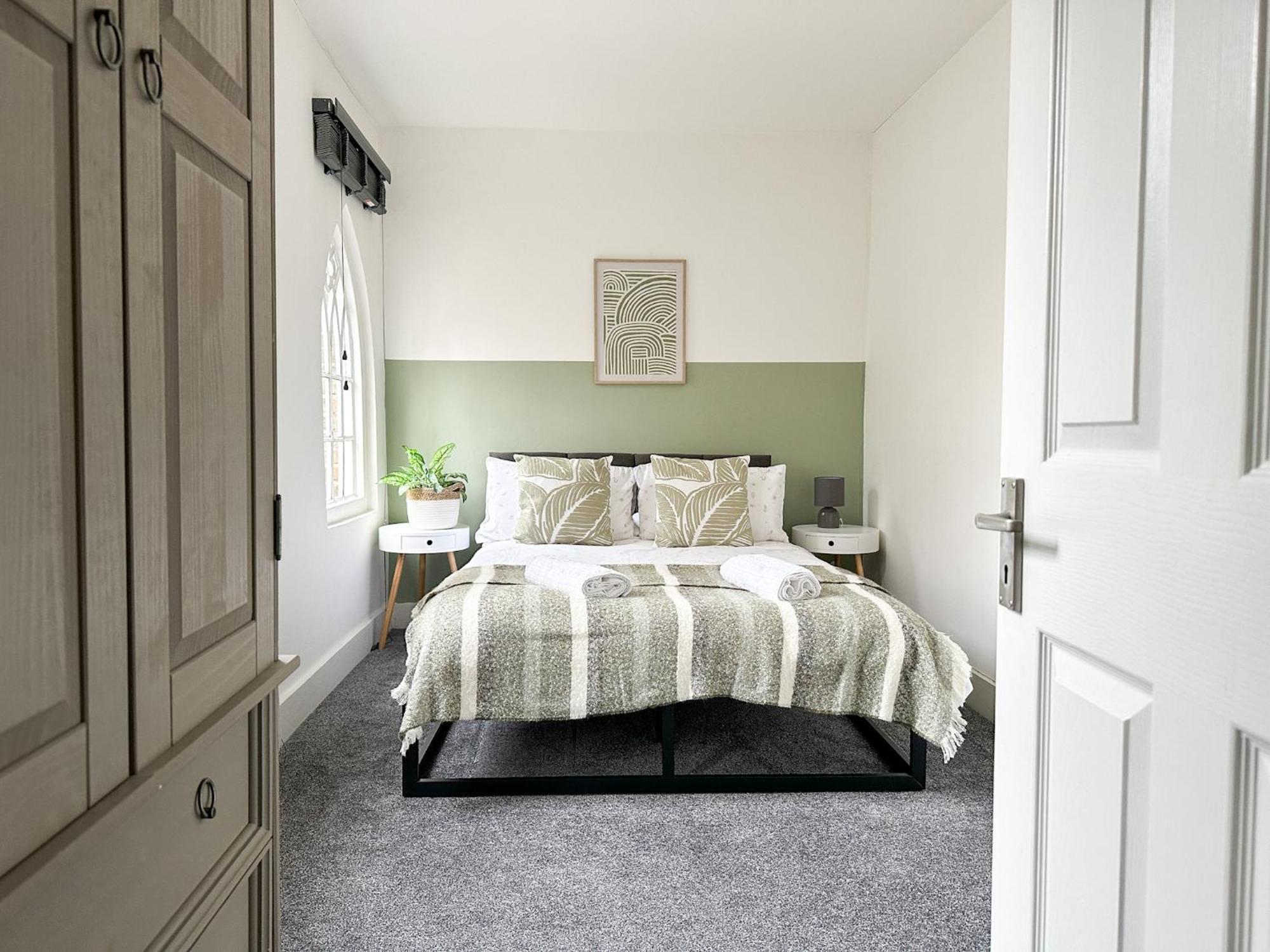 Stylish & Spacious City Centre 3-Bedroom Townhouse - Sleeps 6 カンタベリー エクステリア 写真